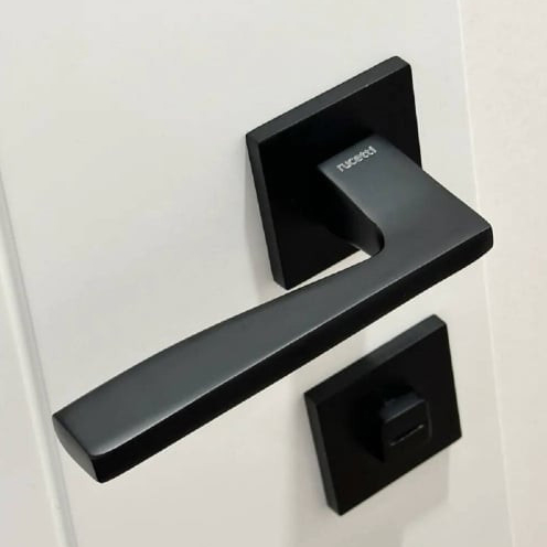 Ручка дверная "RAP 28-SLIM-S BL", нажимная, квадратная накладка, "Черная"