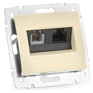 Розетка копм.+телеф. кремовая RJ11+RJ45 CAT.6 UTP Valena &quot;Legrand&quot; (без рамки)
