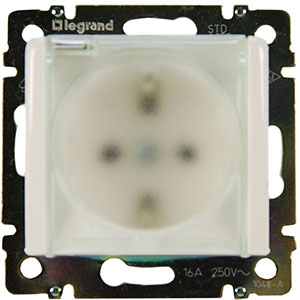 Розетка 1-ая с заземлением, "Valena legrand", скрытой проводки, с прозрачной крышкой, защитными шторками, кремовая, к простой рамке IP44 (без рамки)