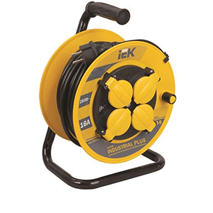 Удлинитель 4 гнезда, 40м, УК40 на катушке, заземляющим контактом, термозащита, Industrial "ИЭК"