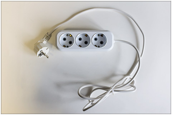 Удлинитель, 3 розетки с заземлением, длина 3м У10-002