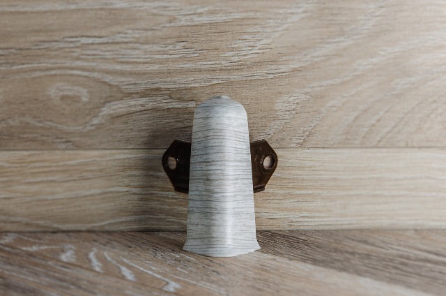 Угол наружный, "Ясень серый", Идеал-70